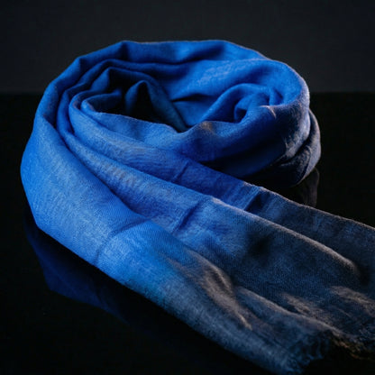 Indigo Tagelmust crafted in soft rayon fabric, a versatile safari scarf for Nomad exploration.